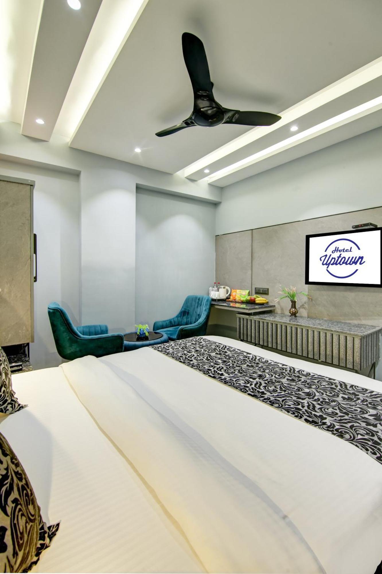 Hotel Uptown - 1Km Connaught Place New Delhi Exterior photo